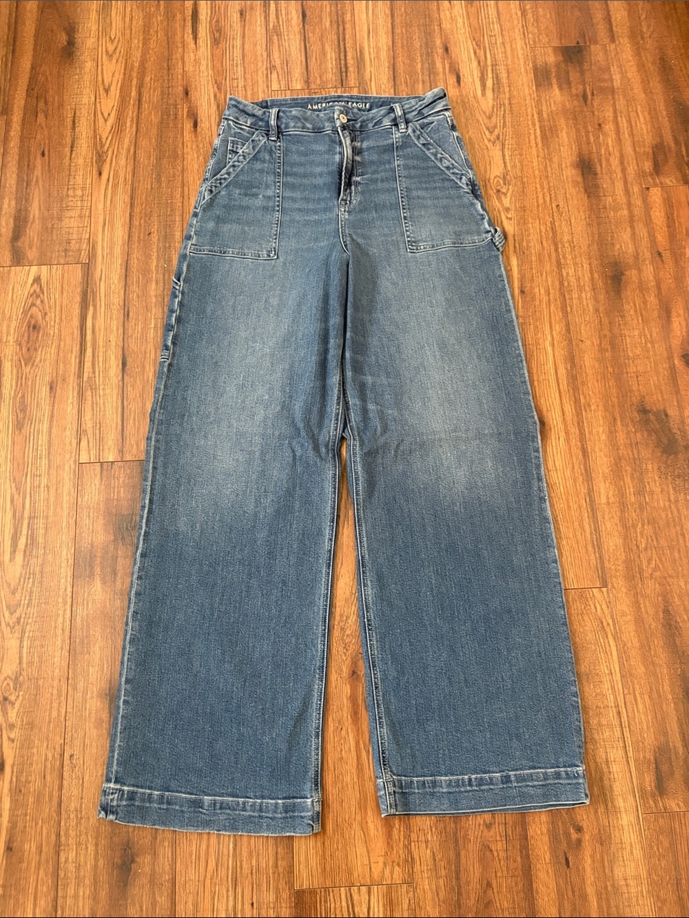 American Eagle Outfitters Wide-Leg Jeans in Medium Blue Wash